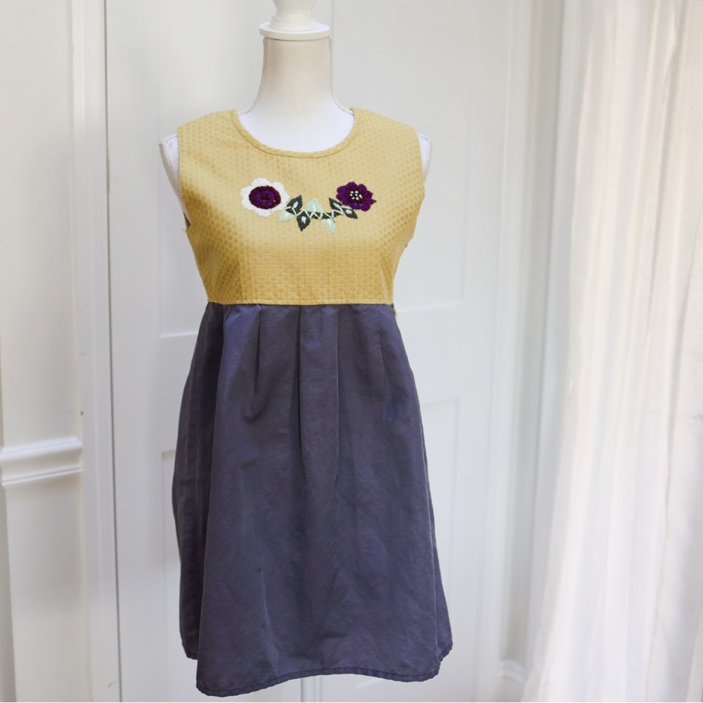 Jack BB Dakota Size M Floral Embroidered Colorblock Mini Dress Mustard Gray